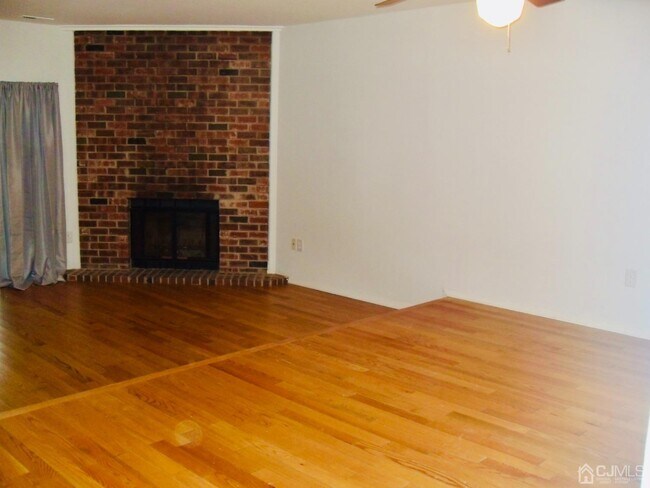 Building Photo - 81 Morgan Pl