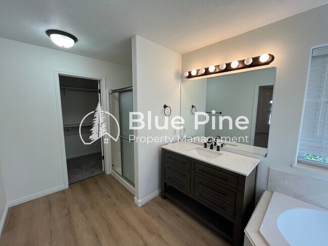Building Photo - 5231 Clearfield Ln
