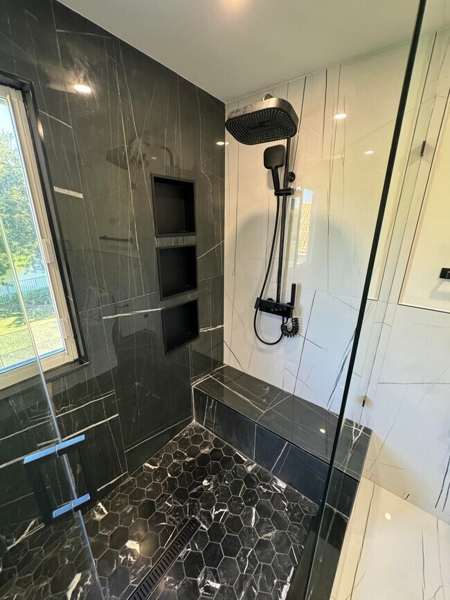 Building Photo - 10366 Buena Ventura Dr