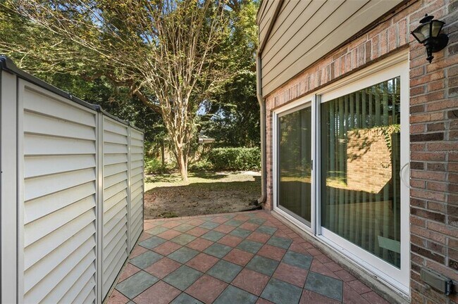 Building Photo - 525 Oak Haven Dr