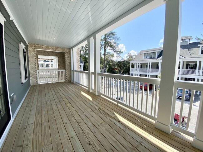 Building Photo - Two Bedroom Apartment Walking Distance to Downtown Bluffton!