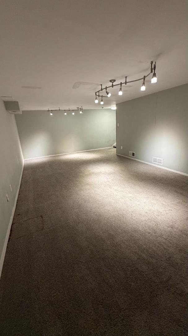 Building Photo - 252 Glandore Dr