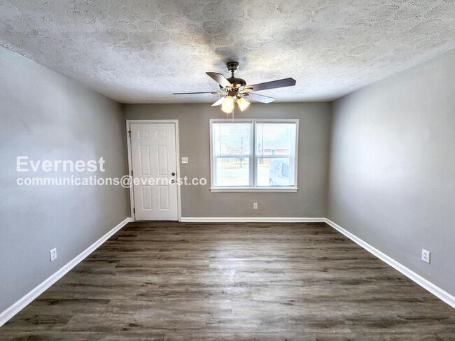 Building Photo - 332 Cherry St