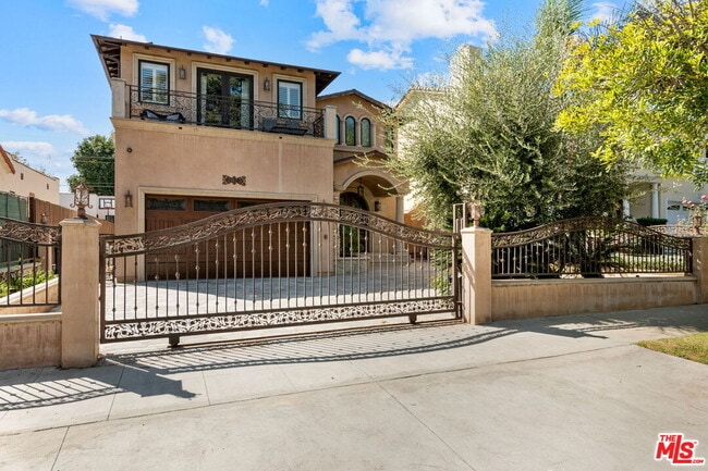 Primary Photo - 2023 Parnell Ave