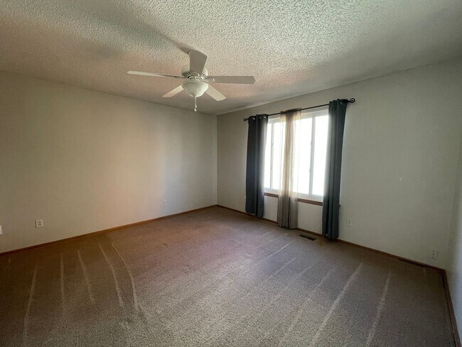 Building Photo - 1031 Mercury Dr