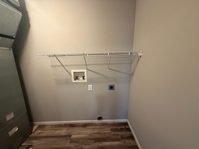 Building Photo - 2BR/1BA Duplex Home in Hallsville, MO