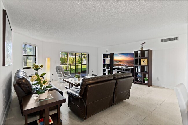 Building Photo - 16051 Blatt Blvd