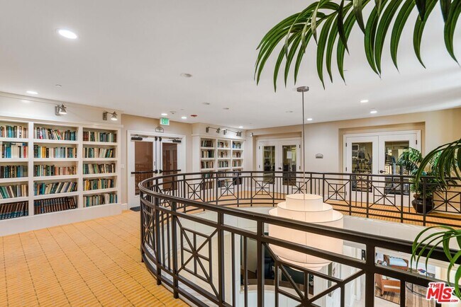 Building Photo - 6241 Crescent Park W