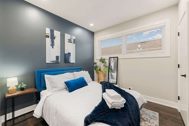 Building Photo - 2019 N Bingham St