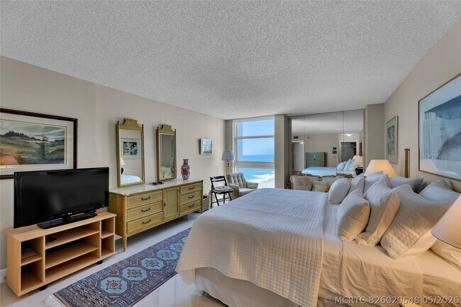 Building Photo - 1370 S Ocean Blvd