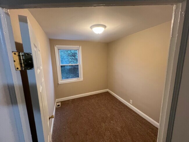 Building Photo - 44X Random Rd