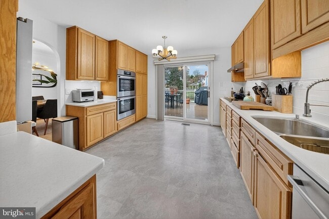 Building Photo - 1726 Glastonberry Rd