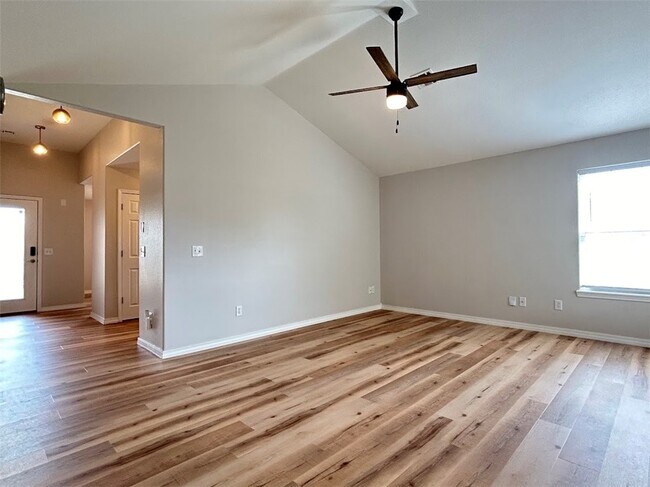 Building Photo - 12 Valley View Cir