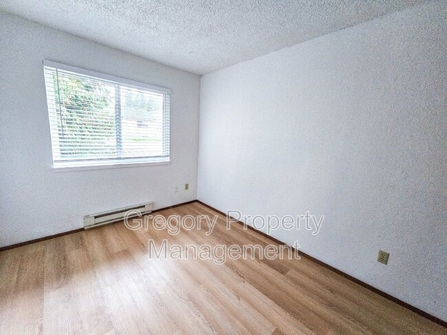 Building Photo - 12621 NE 130th Way