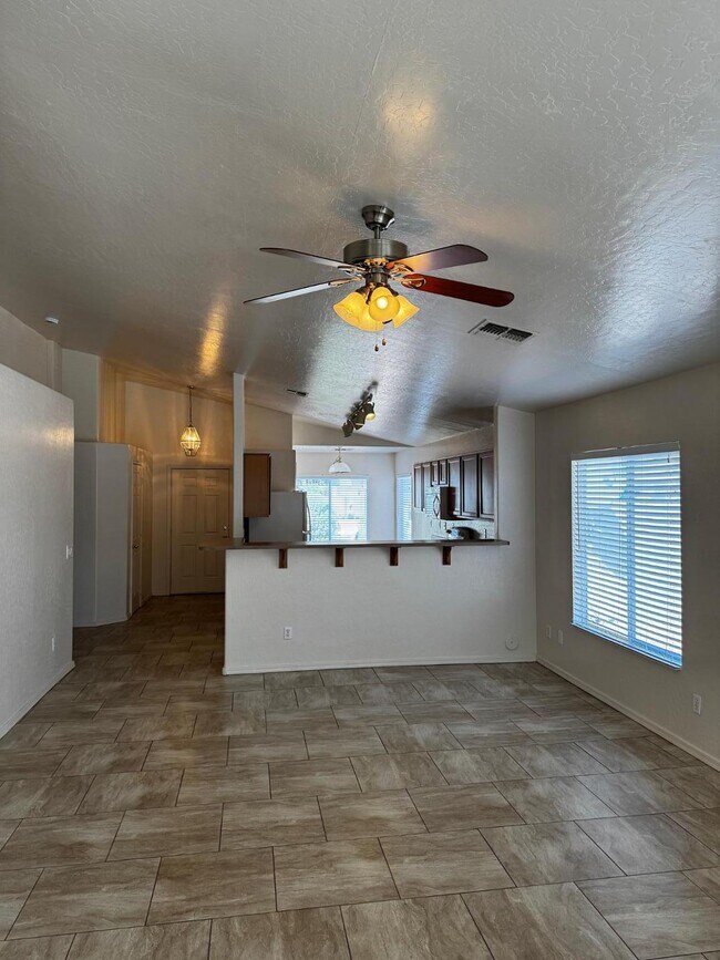 Building Photo - 14613 N 154th Ave