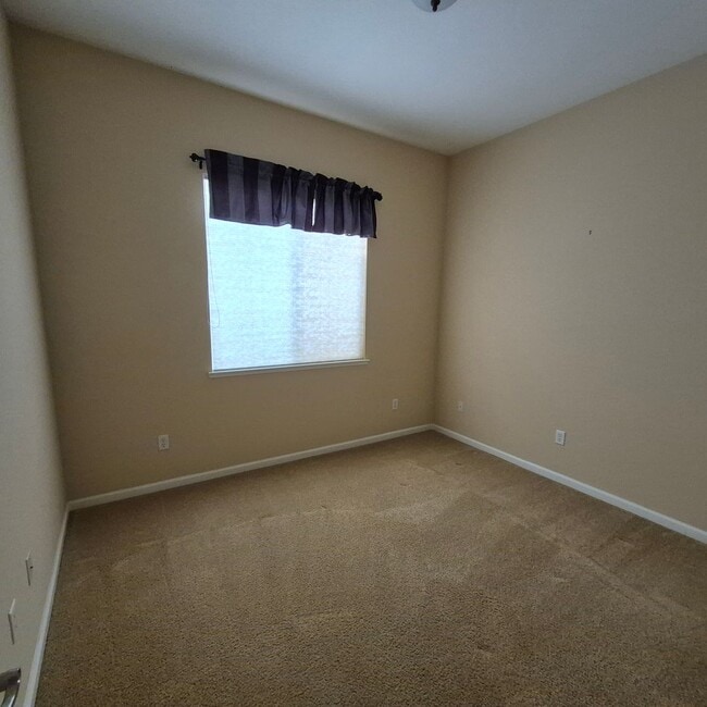 Building Photo - Spacious 3 Bedroom home with office in South Elk Grove.  Nice Home!