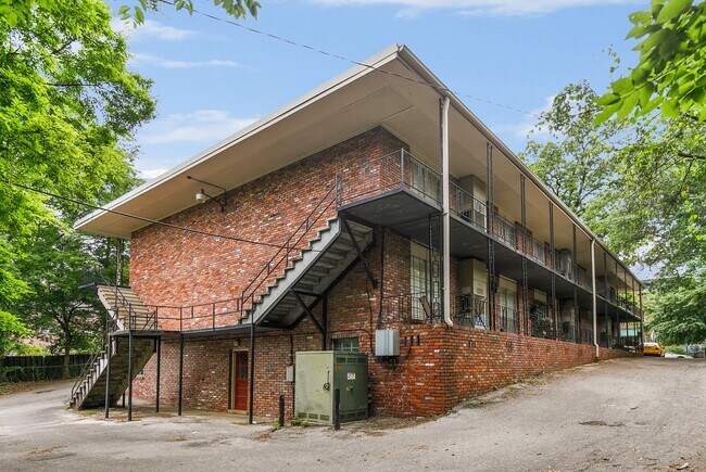 Building Photo - Celeste Manor - 1 Bedroom / 1 Bathroom, Updated