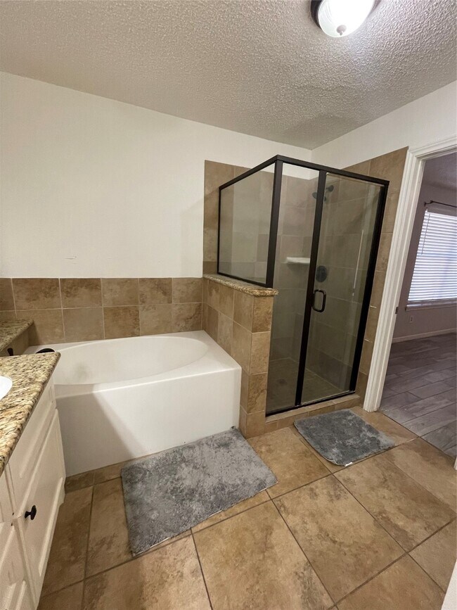 Building Photo - 11014 Landsbury Cir