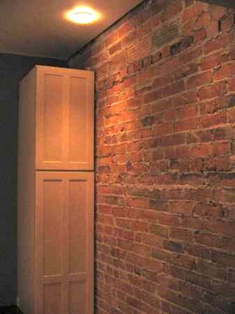 Building Photo - 2569 Summit St