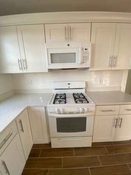 Building Photo - 39 Waterhouse St