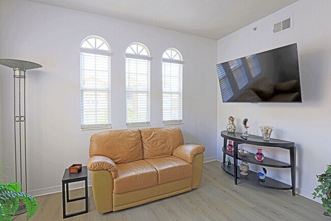 Building Photo - The Gardens at Beachwalk 15630-204