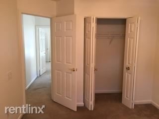 Building Photo - 3 br, 3.5 bath Townhome - 34 Woodhollow Ct
