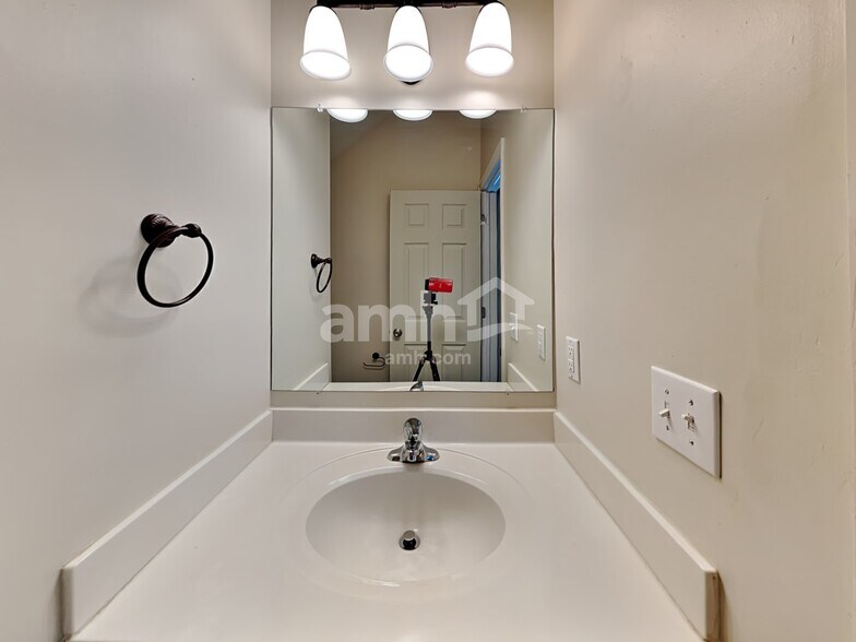 Building Photo - 7181 Normanton Dr