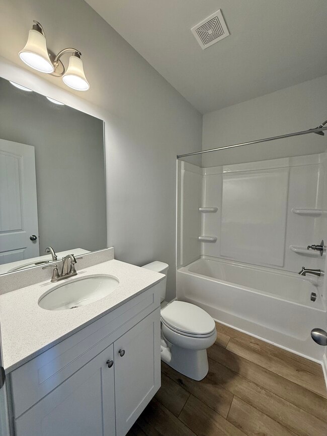 Building Photo - 206 Daybreak Ln