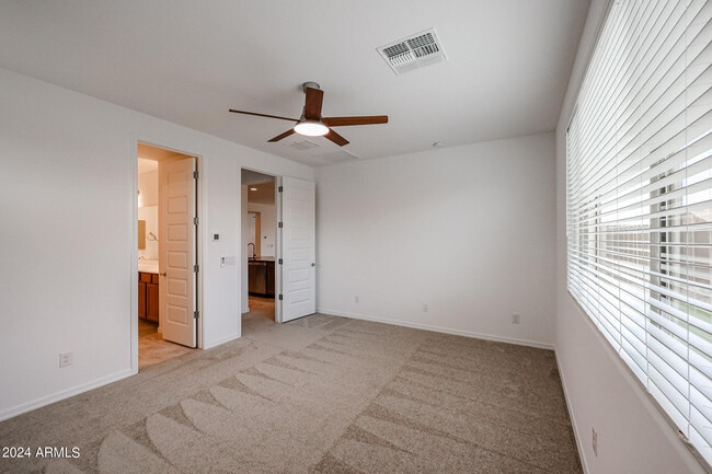 Building Photo - 8752 W Medlock Dr