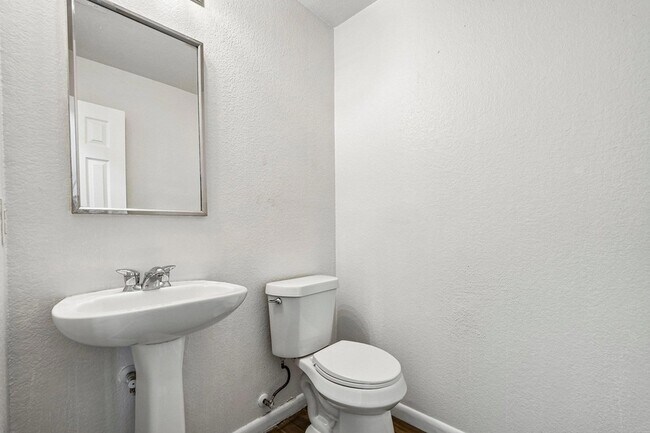 Building Photo - 231 Altamont St