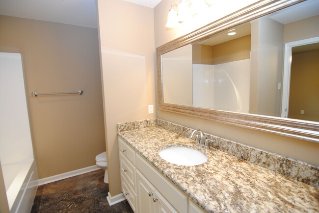 Building Photo - 3/2 One Level in Sherwood!