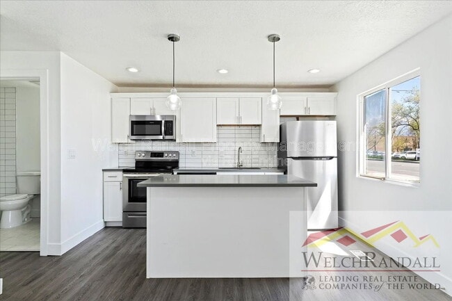 Building Photo - 212 W 4800 S