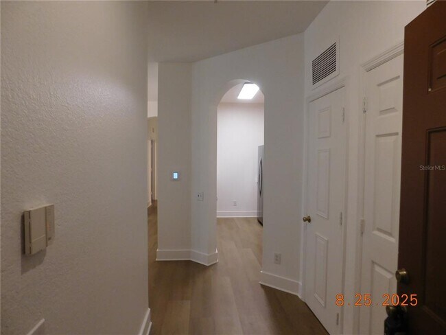 Building Photo - 6100 Stevenson Dr
