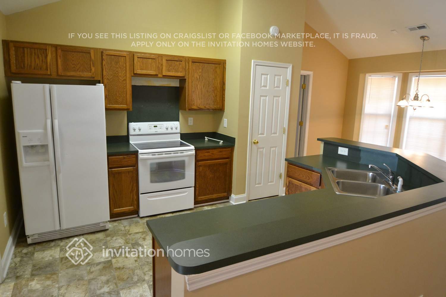 Building Photo - 2730 Stagbuck Dr