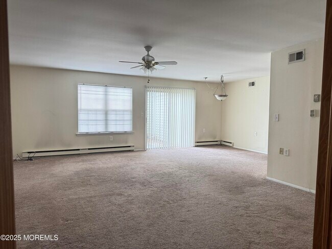 Building Photo - 561B Malvern Ct