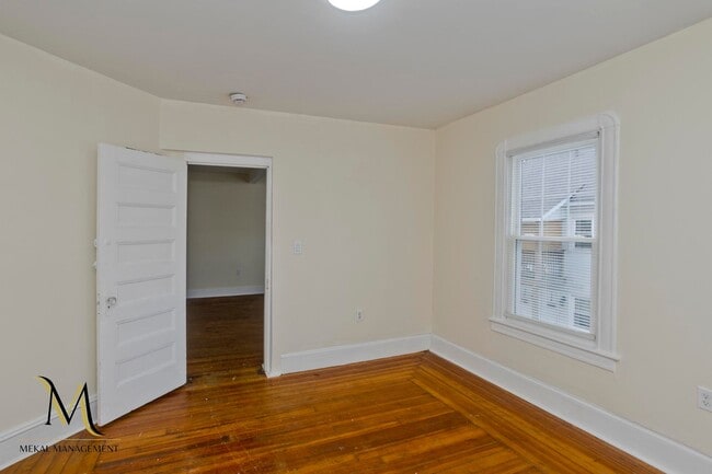 Building Photo - 54-56 Clantoy Street