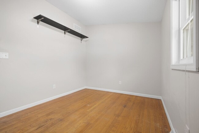 Building Photo - 2309 Anderson Ave