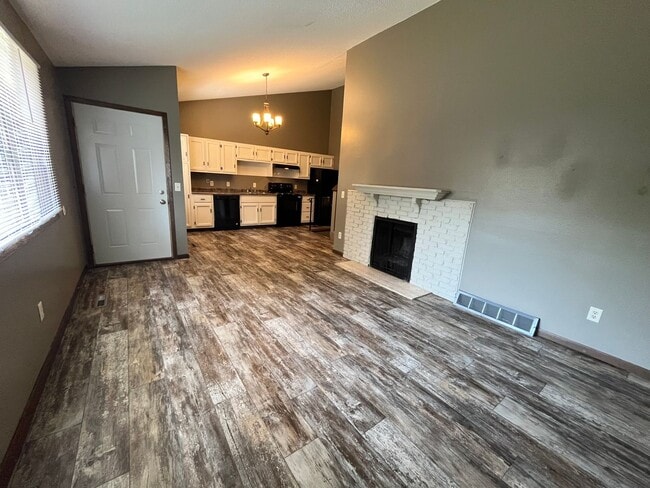 Building Photo - 2 Bed/2 Bath Townhome For Rent in South Sioux Falls!!