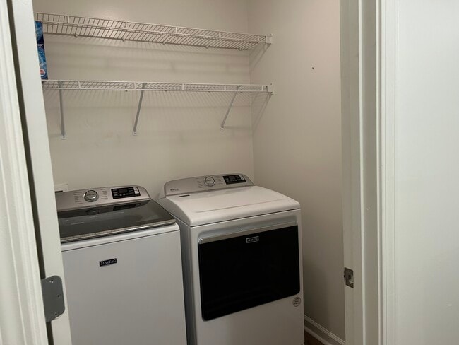 Building Photo - 263 Ridgehaven Trail