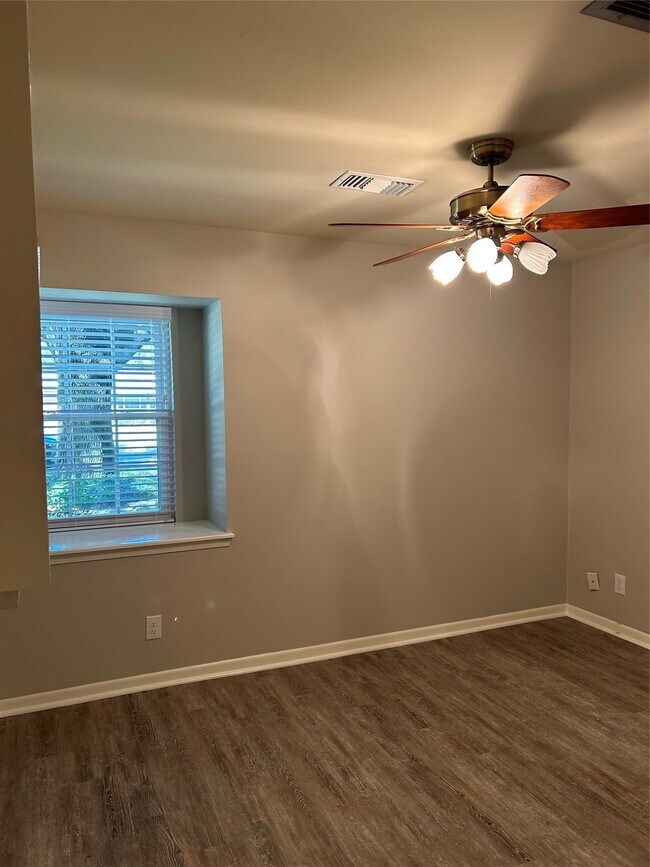 Building Photo - 10233 Moorberry Ln