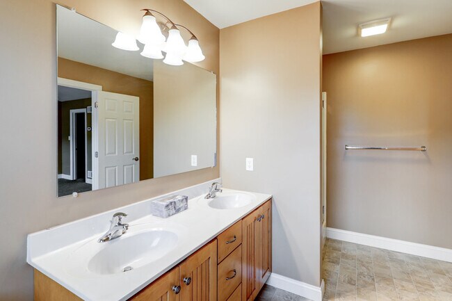 Building Photo - 258 Cool Creek Way