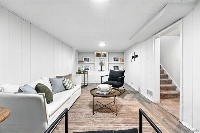 Building Photo - 3 Bed, 2 Bath Home in Denver