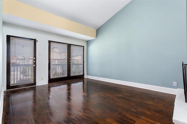 Building Photo - 5904 Sandhurst Ln