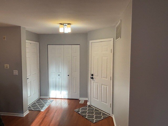 Building Photo - 5S530 Paxton Dr