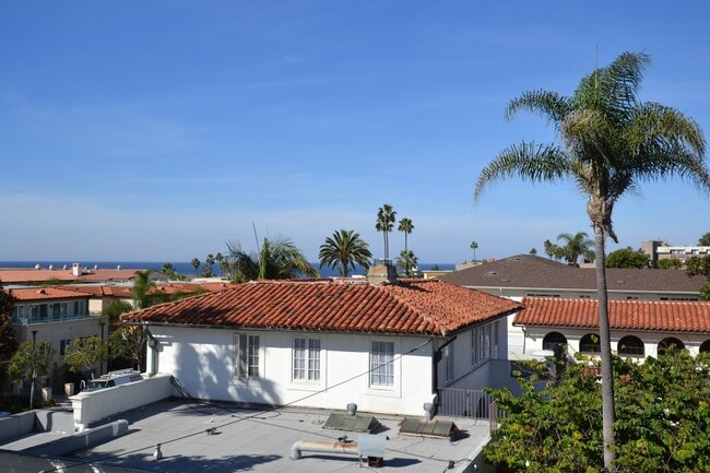 Primary Photo - BREATHTAKING 1BD + Office/ 2BA in La Jolla...