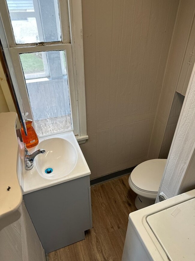 Building Photo - 3 Bedroom townhome in Nanticoke