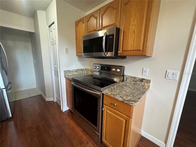 Building Photo - 964 Helmsley Ct