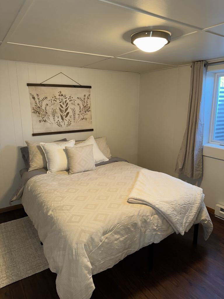 Building Photo - 1006 Oak St