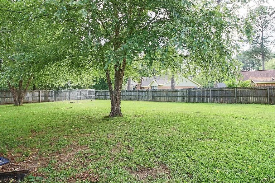 Building Photo - 87 Aileen Dr