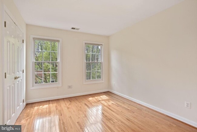 Building Photo - 1614 Leeds Castle Dr